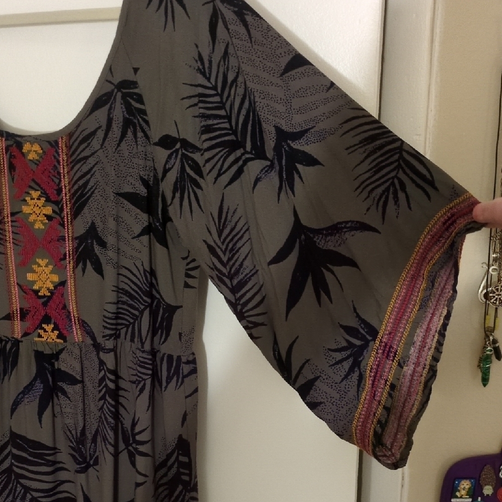 Roxy 'Sunset City' embroidered dress in Indo Floral Dusty Olive color Jr XL - Picture 4 of 7